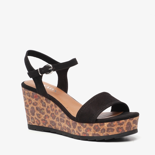 Nova dames leopard sleehak sandalen 1