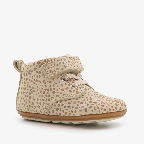 Groot leren babyschoenen beige met stippenprint 1