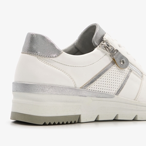 Blue Box dames sneakers met metallic details