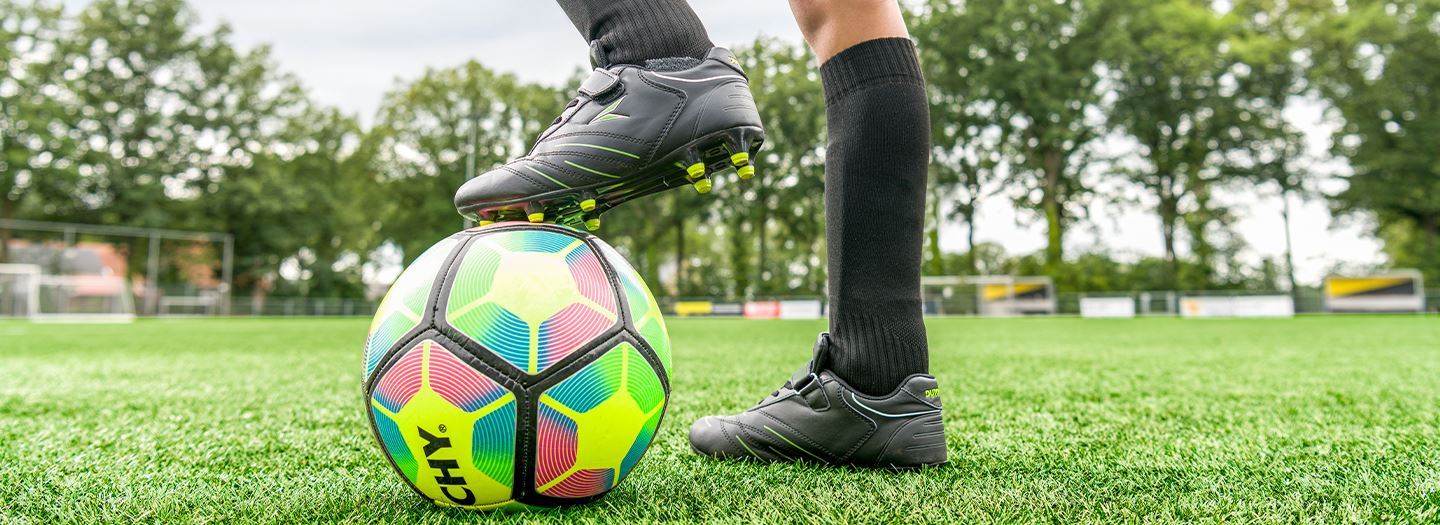 Verminderen staart Hangen Voetbalschoenen kiezen: welke maat heb je nodig? | Scapino