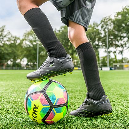 Vijfde Leggen Nuchter Voetbalschoenen kiezen: welke maat heb je nodig? | Scapino